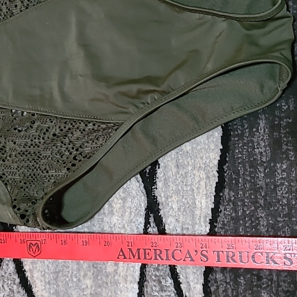 MOSSIMO ONE-PIECE V-NECK CROCHET SWIMSUIT - Picture 6 of 12